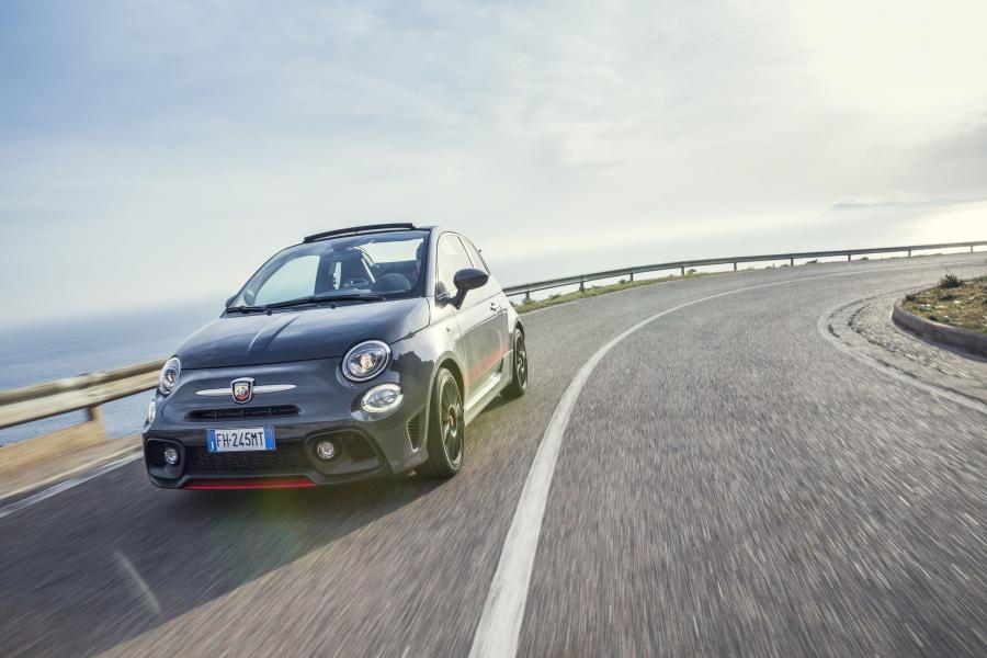  Abarth 695C XSR Yamaha (312) 2017 года  (фото 10 из 44)